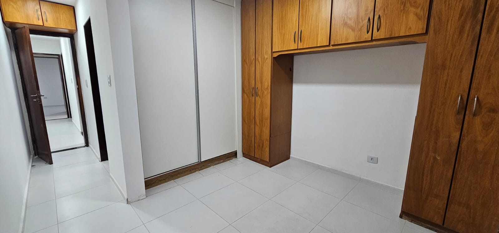 Sobrado Geminado à Venda no Ferreira, SP 