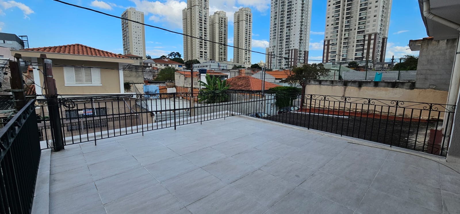 Sobrado Geminado à Venda no Ferreira, SP 