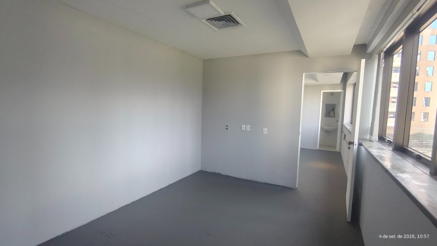 Sala Comercial em Pinheiros, 72m², 2 Vagas, ao lado do Metrô - Locação R$ 3.900