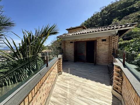 Casa alto padrão 4 quartos no Condomínio Ubá Itacoatiara - Niterói/RJ.