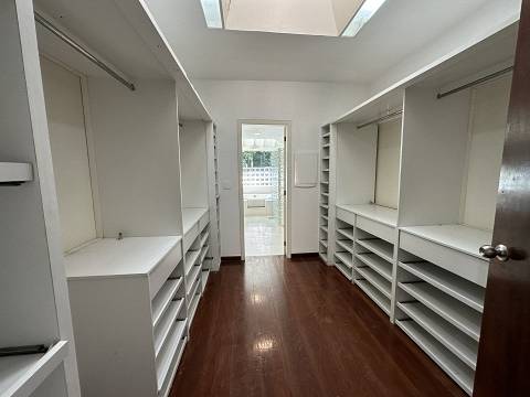 Casa alto padrão 4 quartos no Condomínio Ubá Itacoatiara - Niterói/RJ.
