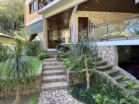 Casa alto padrão 4 quartos no Condomínio Ubá Itacoatiara - Niterói/RJ.
