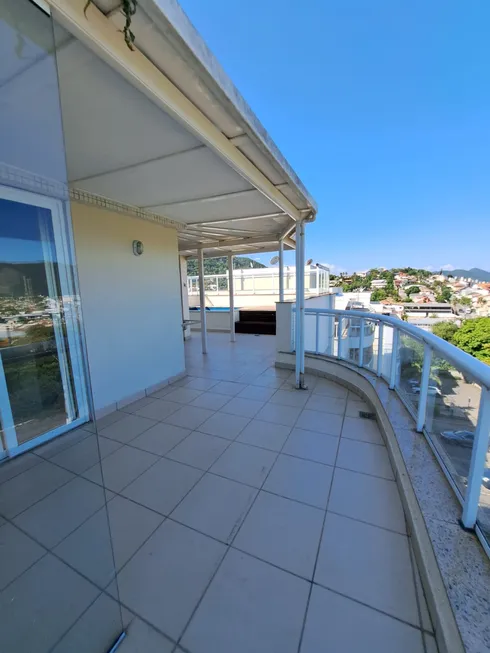 Cobertura com 3 Quartos e 3 Suítes à Venda Condomínio Praias Oceanicas, 225 m² por R$ 880.000 