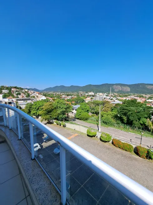 Cobertura com 3 Quartos e 3 Suítes à Venda Condomínio Praias Oceanicas, 225 m² por R$ 880.000 