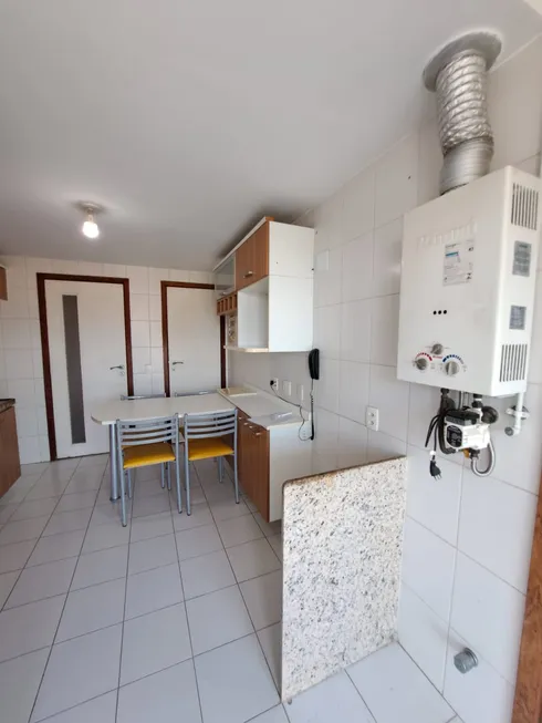 Cobertura com 3 Quartos e 3 Suítes à Venda Condomínio Praias Oceanicas, 225 m² por R$ 880.000 