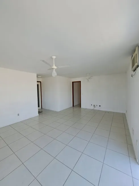 Cobertura com 3 Quartos e 3 Suítes à Venda Condomínio Praias Oceanicas, 225 m² por R$ 880.000 