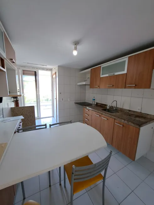 Cobertura com 3 Quartos e 3 Suítes à Venda Condomínio Praias Oceanicas, 225 m² por R$ 880.000 