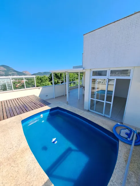 Cobertura com 3 Quartos e 3 Suítes à Venda Condomínio Praias Oceanicas, 225 m² por R$ 880.000 