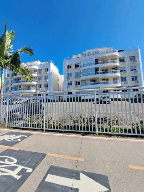 Cobertura com 3 Quartos e 3 Suítes à Venda Condomínio Praias Oceanicas, 225 m² por R$ 880.000 
