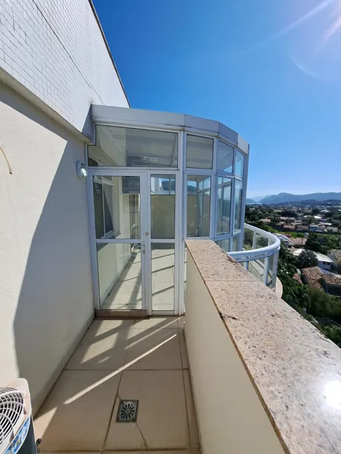 Cobertura com 3 Quartos e 3 Suítes à Venda Condomínio Praias Oceanicas, 225 m² por R$ 880.000 