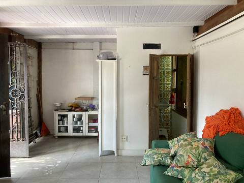 Casa 3 quartos sendo 1 suíte no Condomínio Residencial Camboatá em Piratininga - Niterói-RJ.