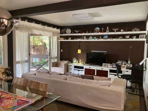 Casa 3 quartos sendo 1 suíte no Condomínio Residencial Camboatá em Piratininga - Niterói-RJ.