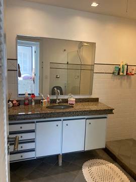 Casa 3 quartos sendo 1 suíte no Condomínio Residencial Camboatá em Piratininga - Niterói-RJ.