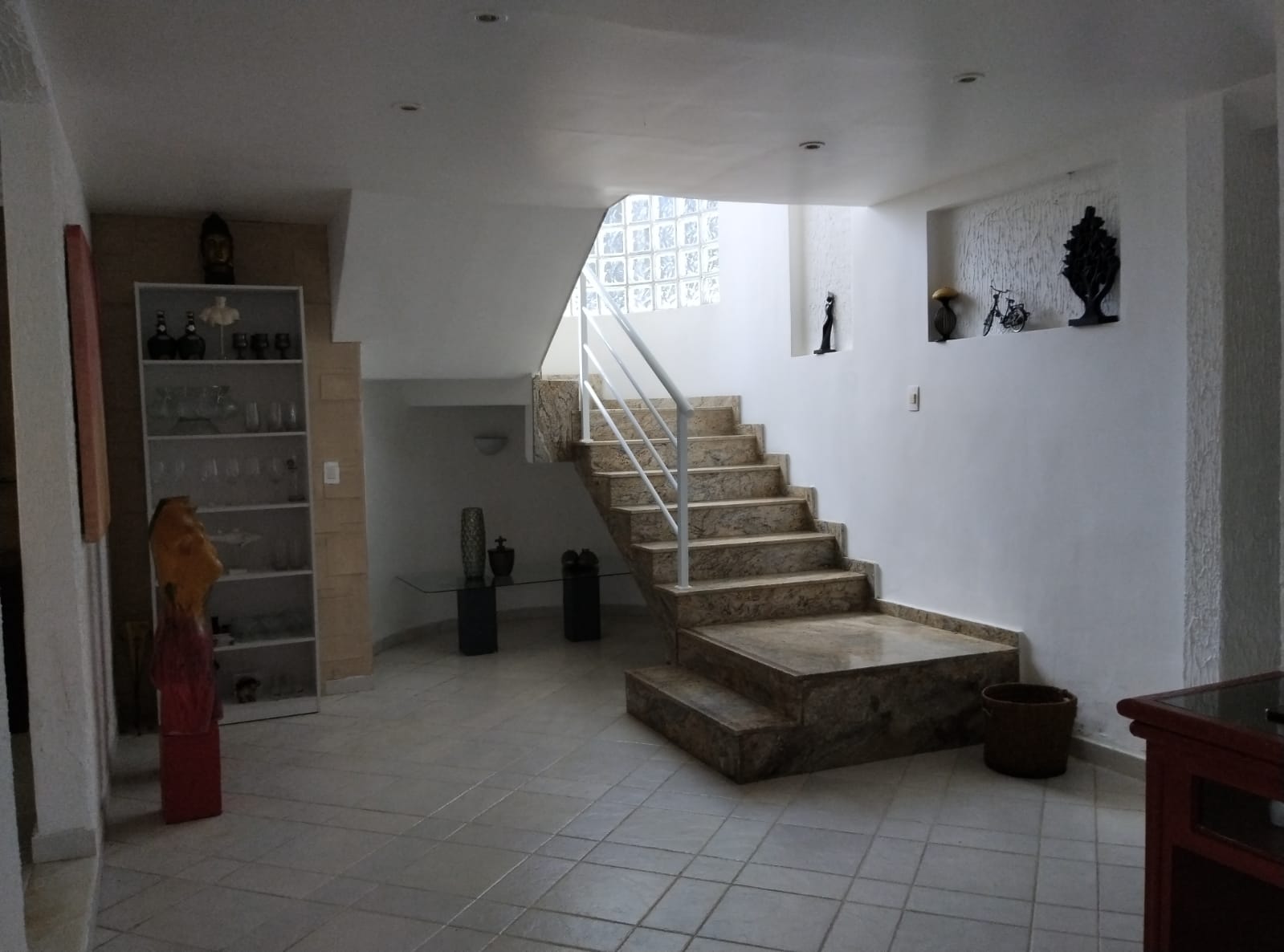 Casa Duplex  com  4 Quartos em Itaipu - Niterói - RJ.