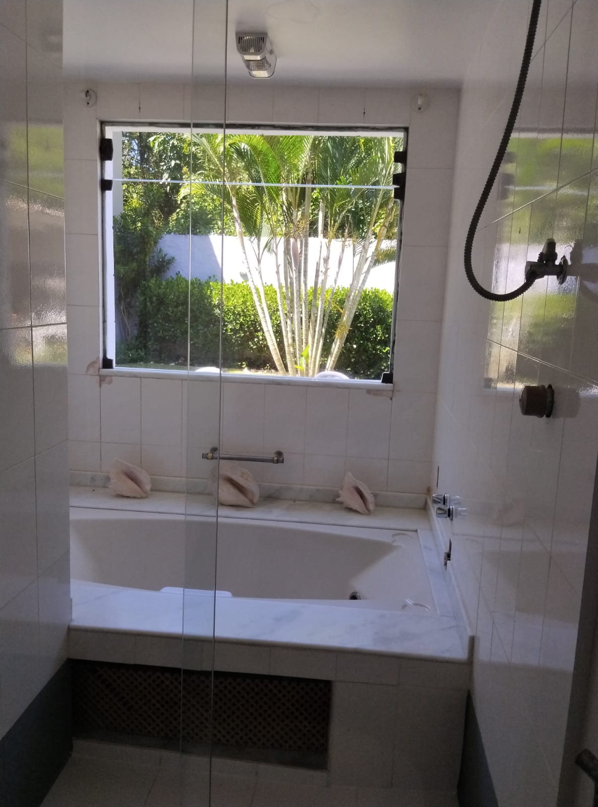 Casa Duplex  com  4 Quartos em Itaipu - Niterói - RJ.