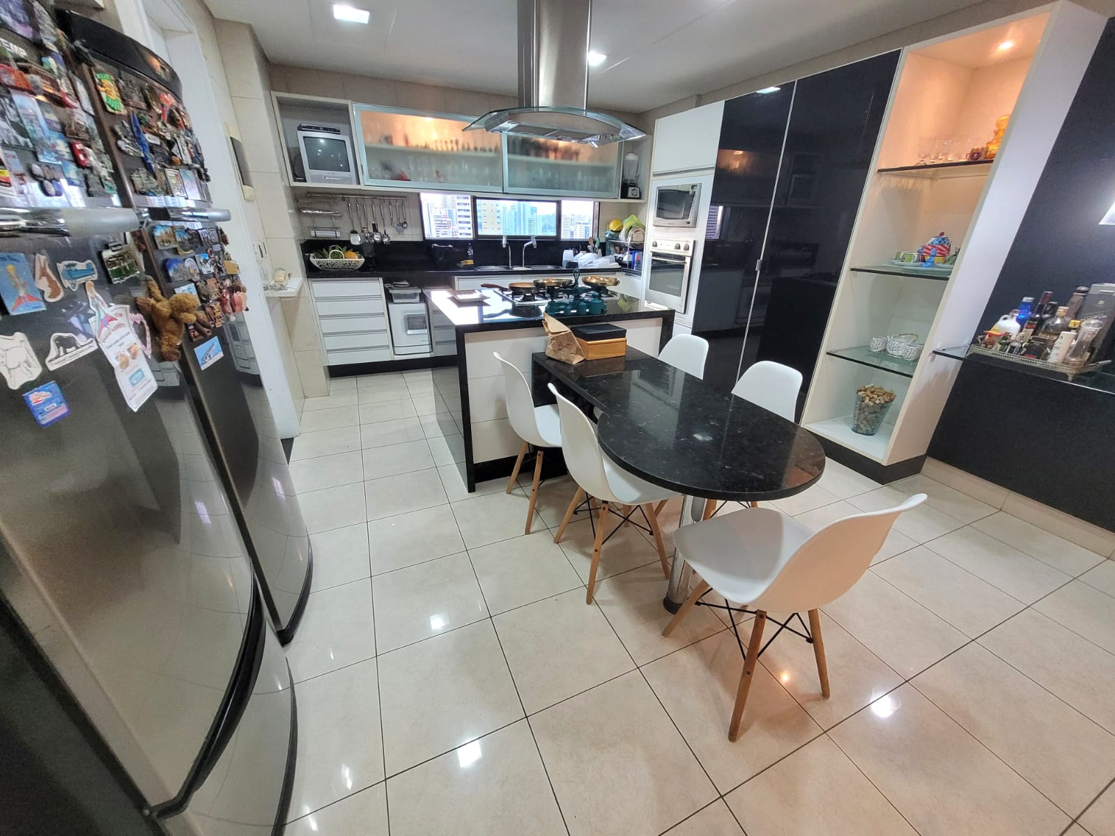 Apartamento 290m², 4 suítes e lazer completo – Recife. (Ref.: R2030526)