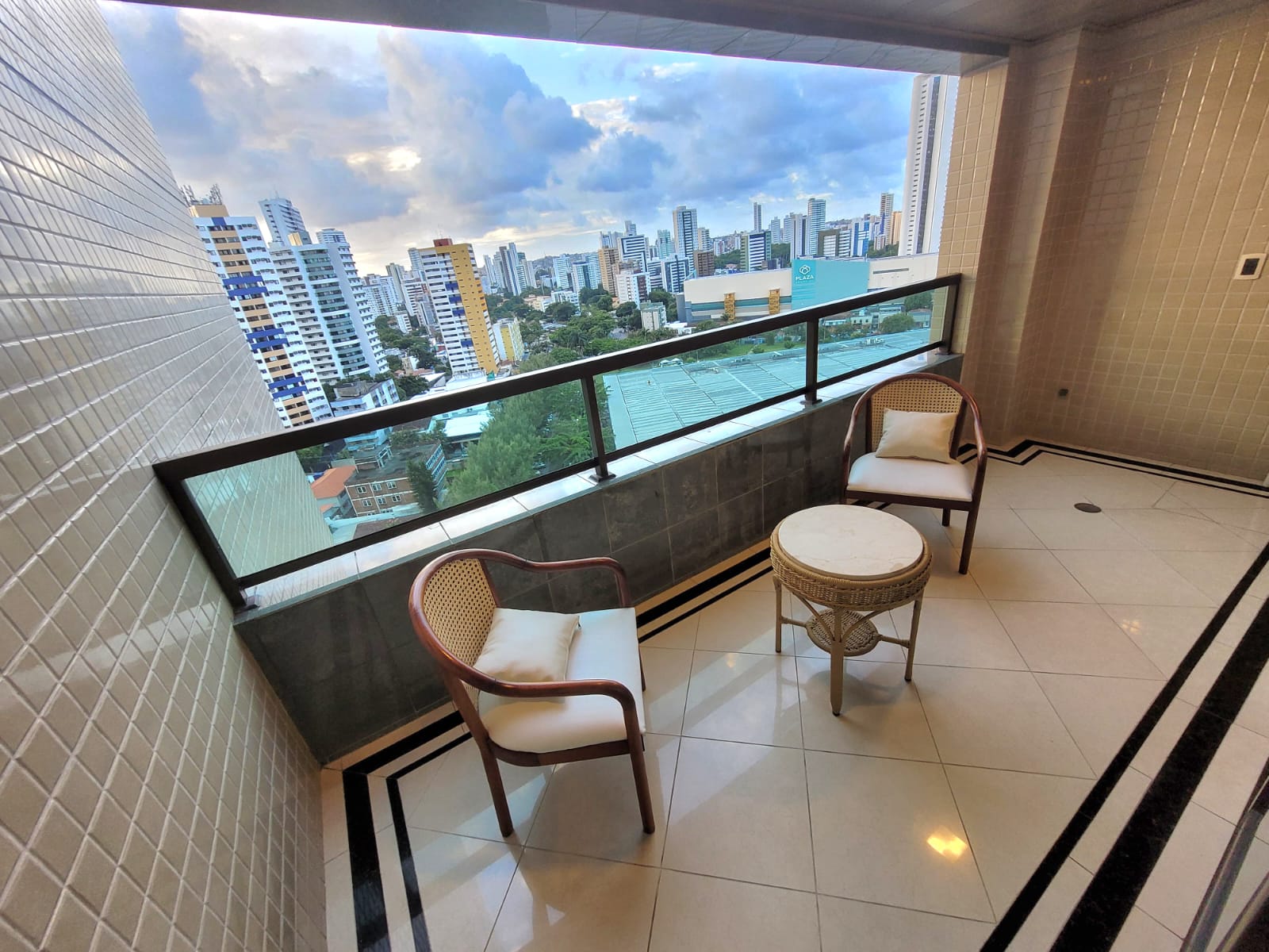 Apartamento 290m², 4 suítes e lazer completo – Recife. (Ref.: R2030526)