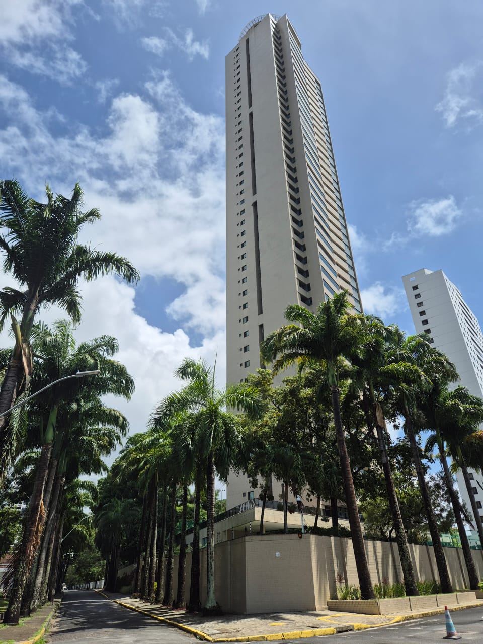 Apartamento 290m², 4 suítes e lazer completo – Recife. (Ref.: R2030526)