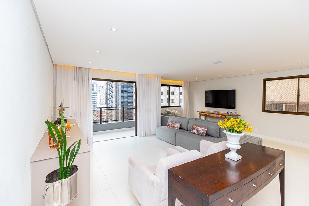 Apartamento à venda em São Paulo, Itaim Bibi, com 4 quartos, 197m²