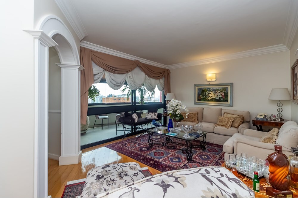 Apartamento à venda em São Paulo, Moema, com 4 quartos, 198m²