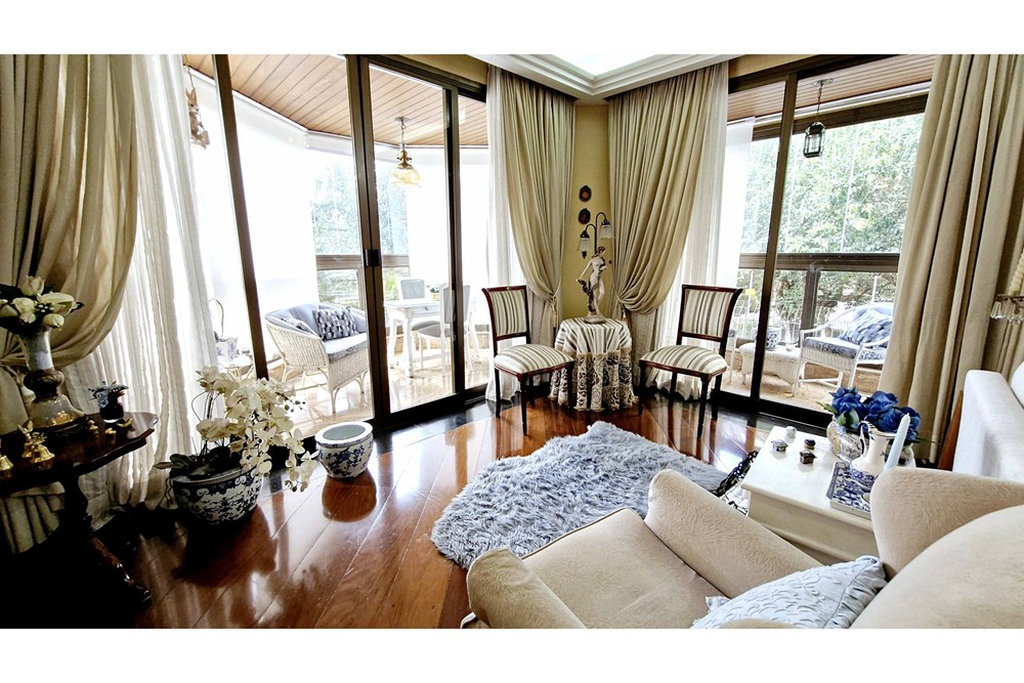 Apartamento à venda em São Paulo, Campo Belo, com 4 quartos, 240m²