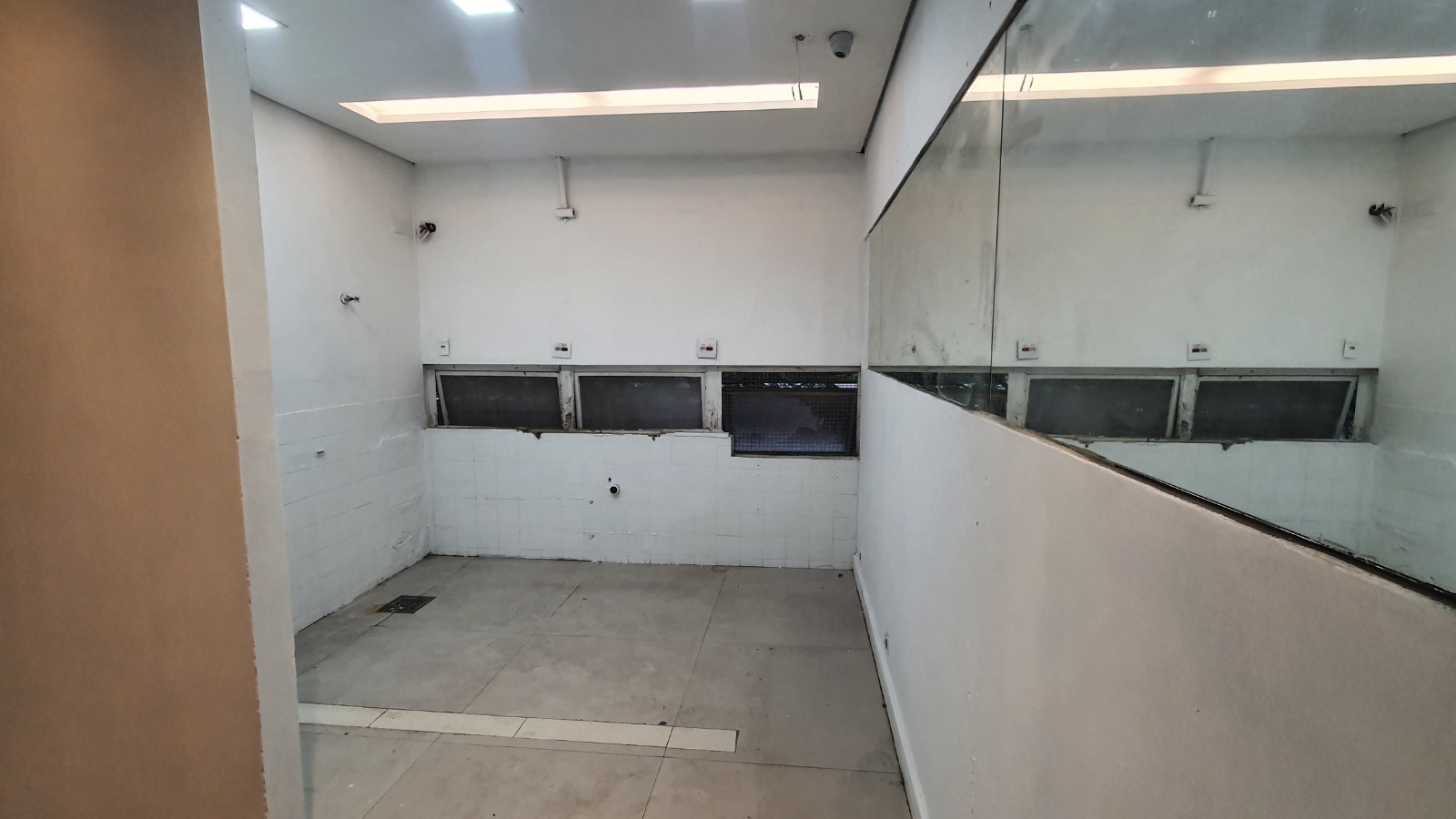 Loja Em Galeria  P/ Venda -  20m², na Av. Paulista, R$ 240.00,00