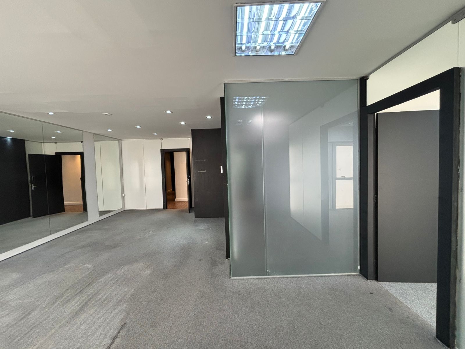 Conj. Comercial para Alugar. Av. Paulista, São Paulo - SP. 150 m²au. 
