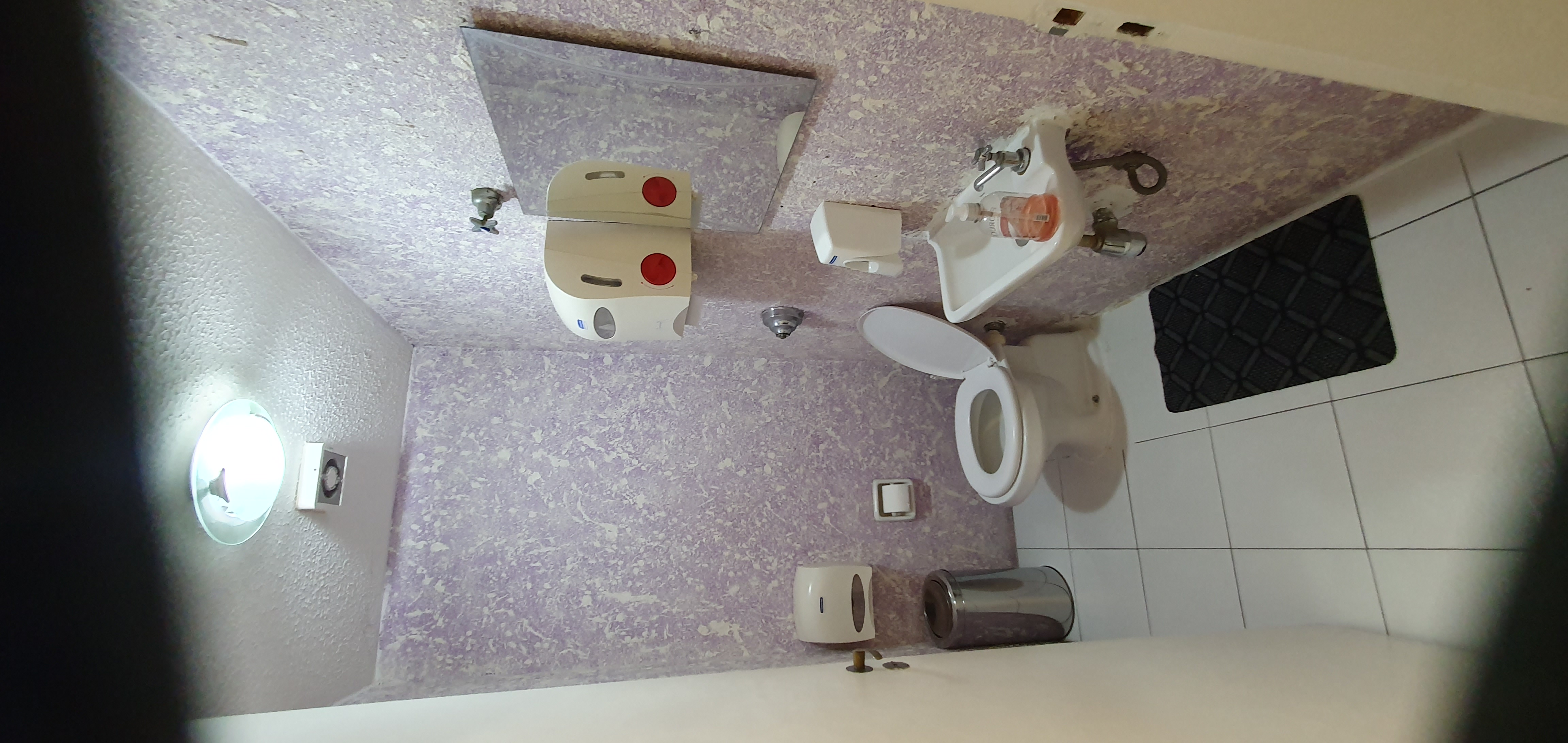 EXCELENTE CONJUNTO COM. 42 M² au. P/ VENDA 450.000,00 - OU LOCAÇÃO 2.500.00