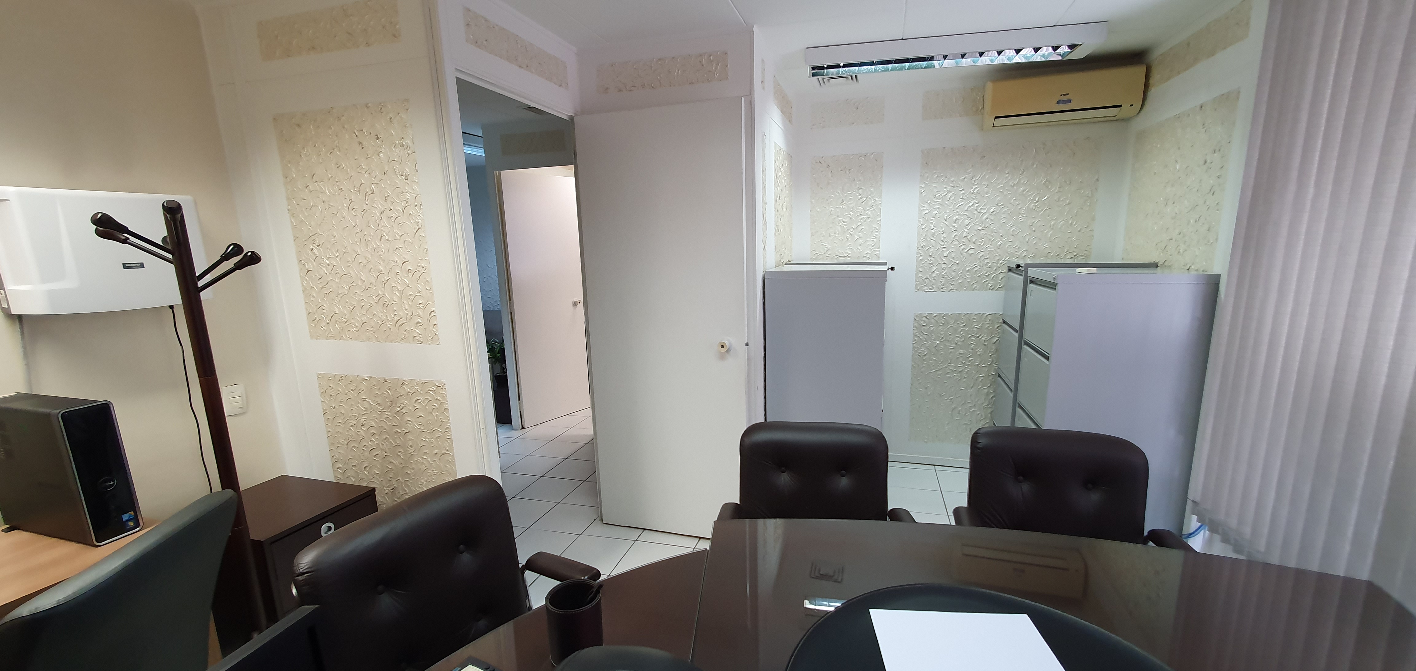 EXCELENTE CONJUNTO COM. 42 M² au. P/ VENDA 450.000,00 - OU LOCAÇÃO 2.500.00