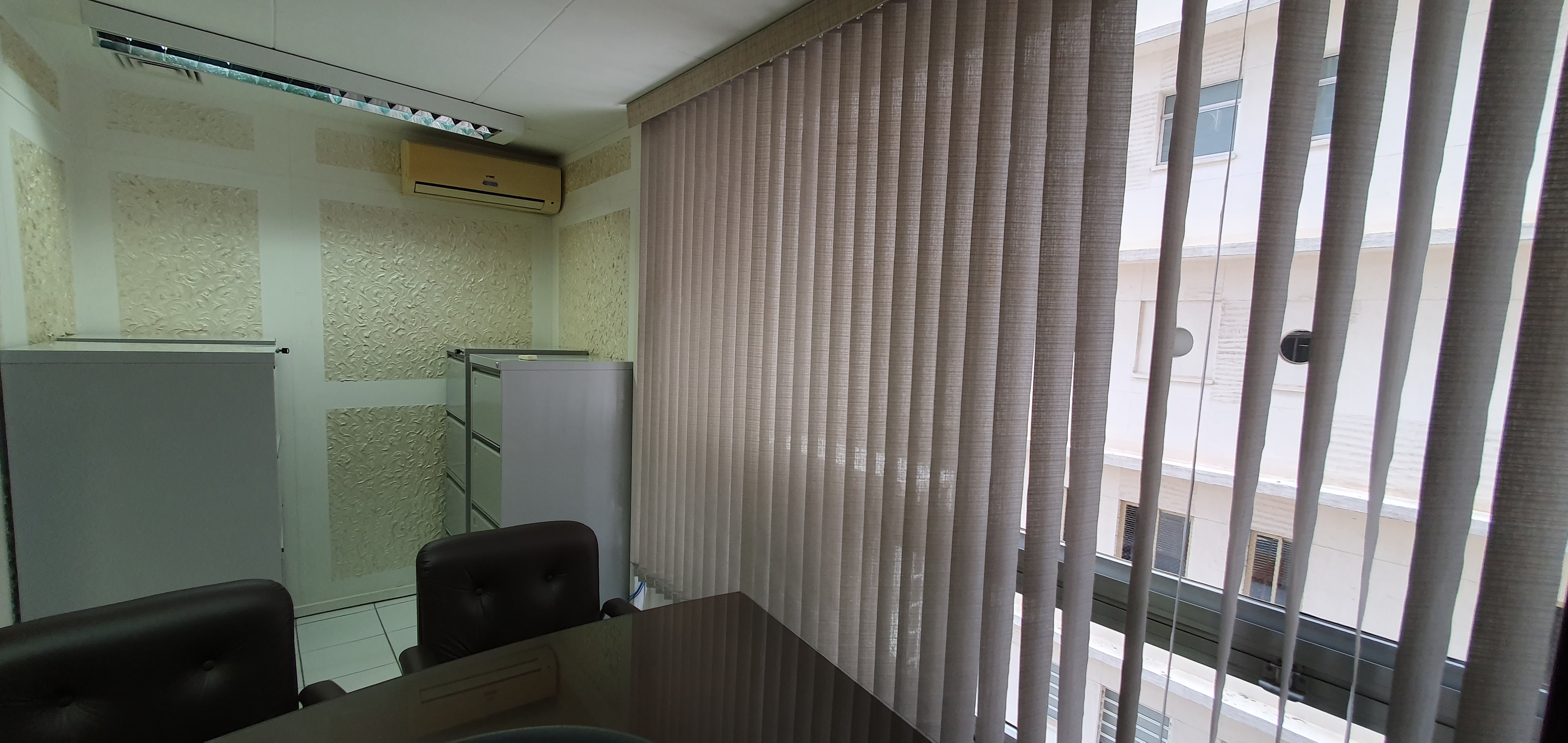 EXCELENTE CONJUNTO COM. 42 M² au. P/ VENDA 450.000,00 - OU LOCAÇÃO 2.500.00