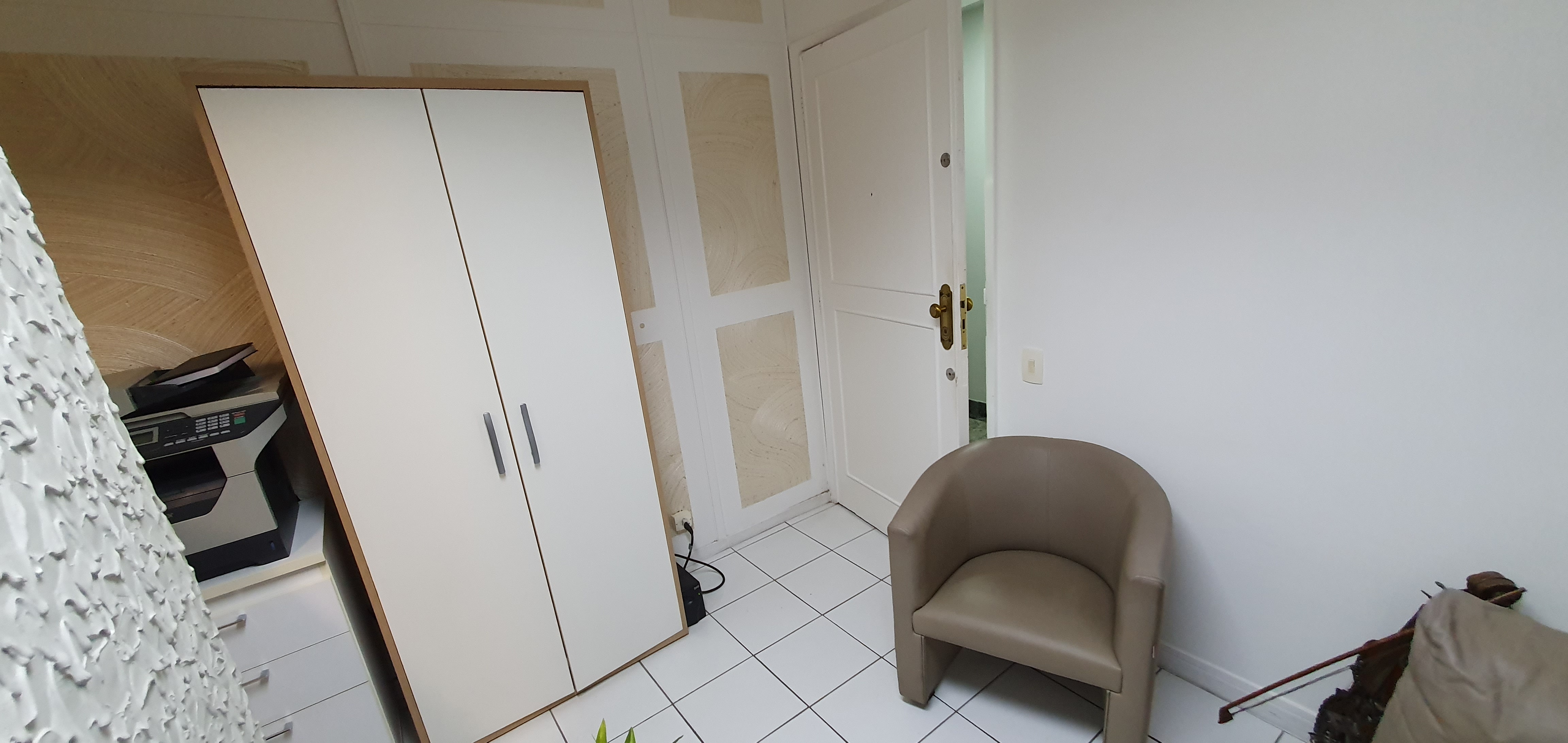 EXCELENTE CONJUNTO COM. 42 M² au. P/ VENDA 450.000,00 - OU LOCAÇÃO 2.500.00
