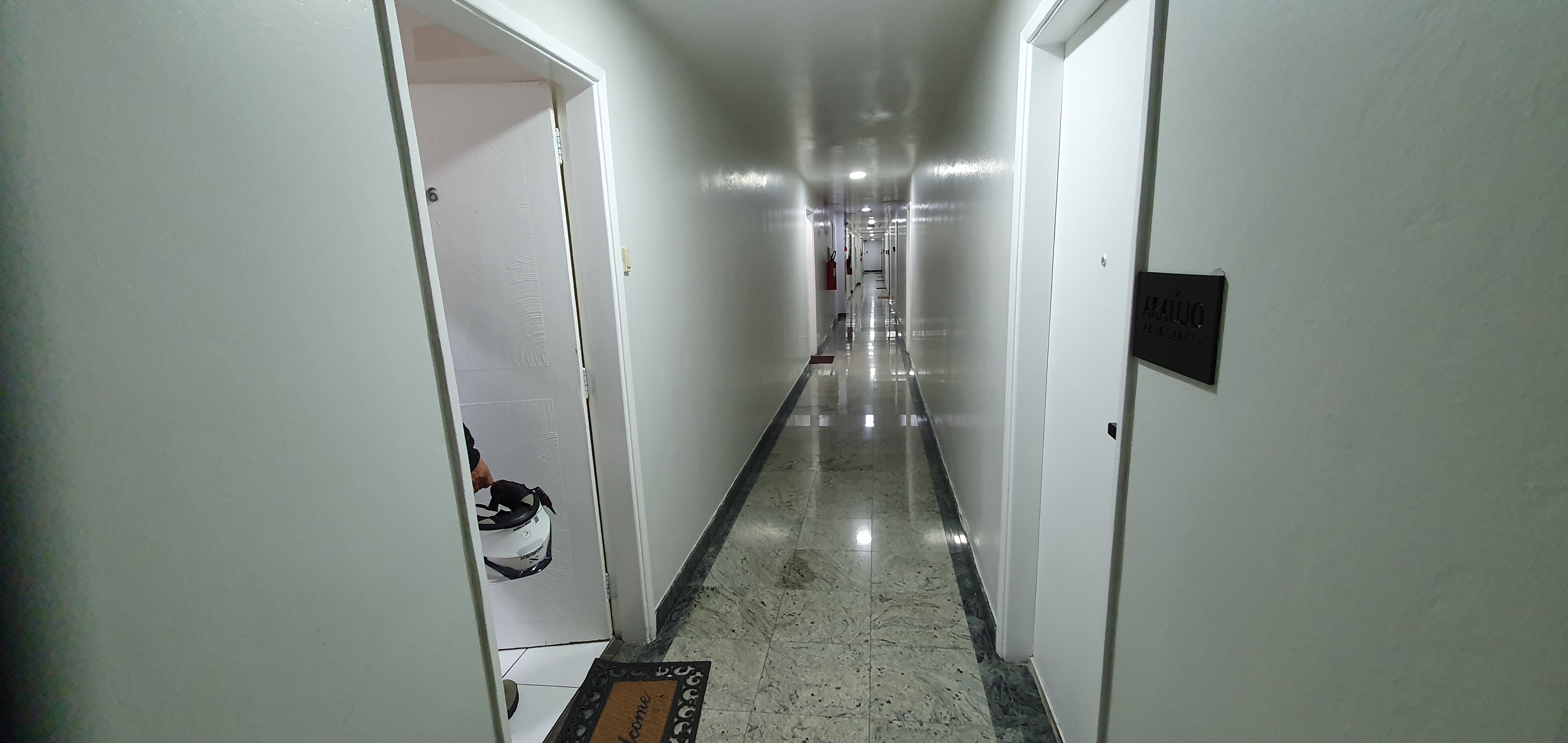 EXCELENTE CONJUNTO COM. 42 M² au. P/ VENDA 450.000,00 - OU LOCAÇÃO 2.500.00
