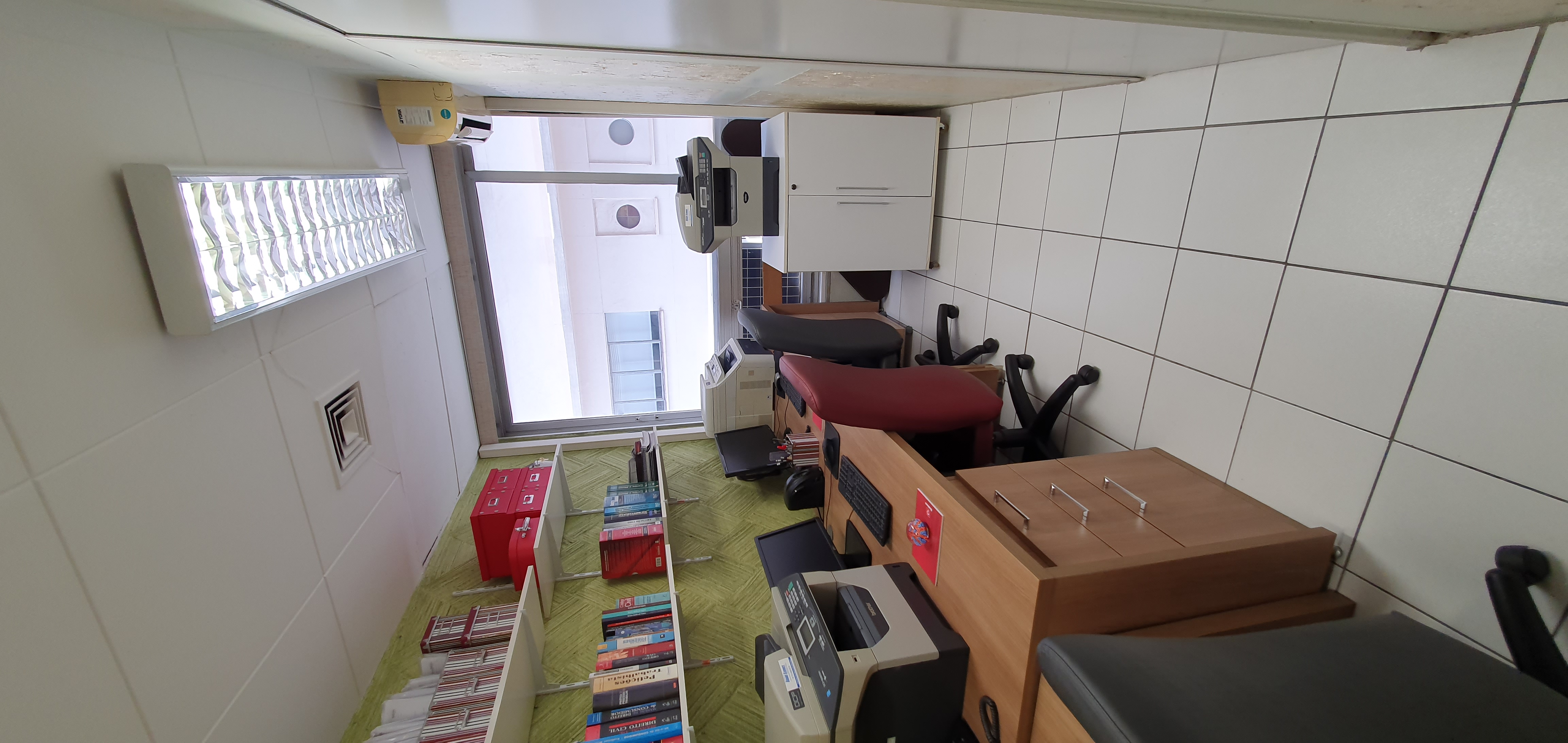 EXCELENTE CONJUNTO COM. 42 M² au. P/ VENDA 450.000,00 - OU LOCAÇÃO 2.500.00