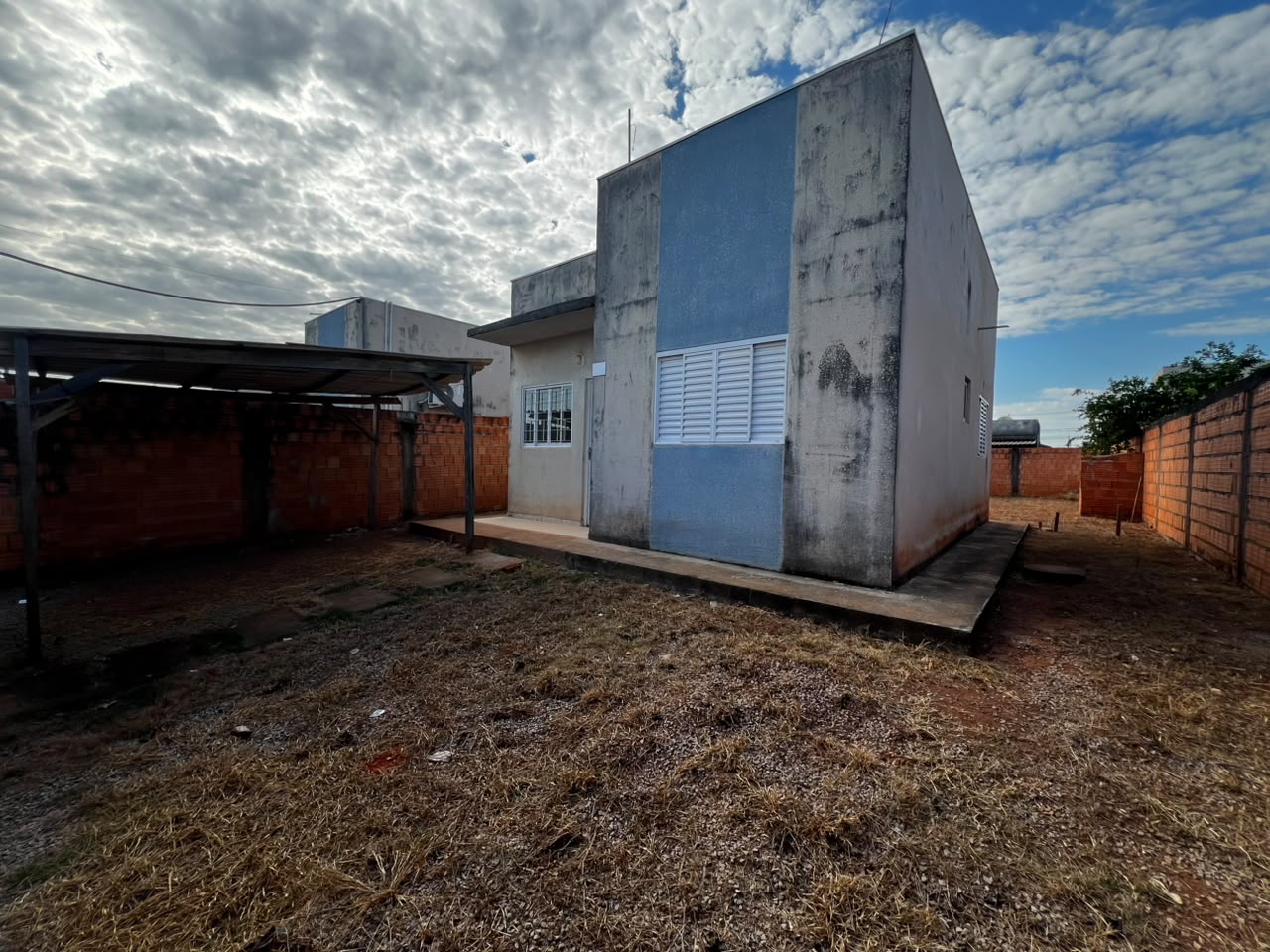 Aluga-se Casa no Bairro Vida Nova em Lucas do Rio Verde-MT!