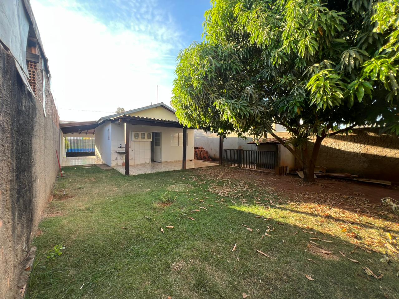Aluga-se Casa no Bairro Vida Nova em Lucas do Rio Verde-MT!
