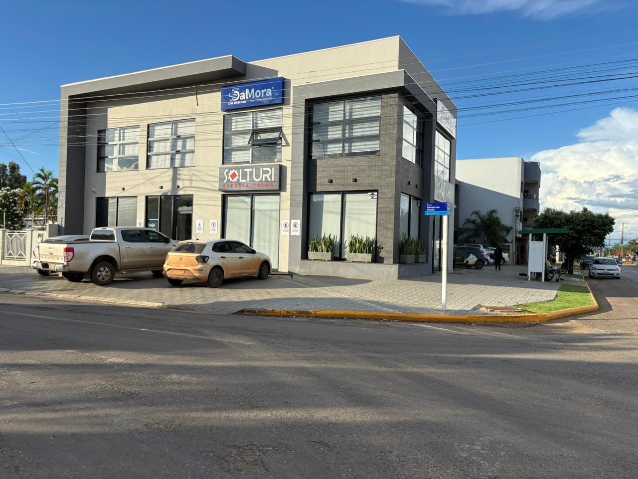 Aluga-se Sala Comercial piso superior na Avenida Brasil em Lucas do Rio Verde-MT!