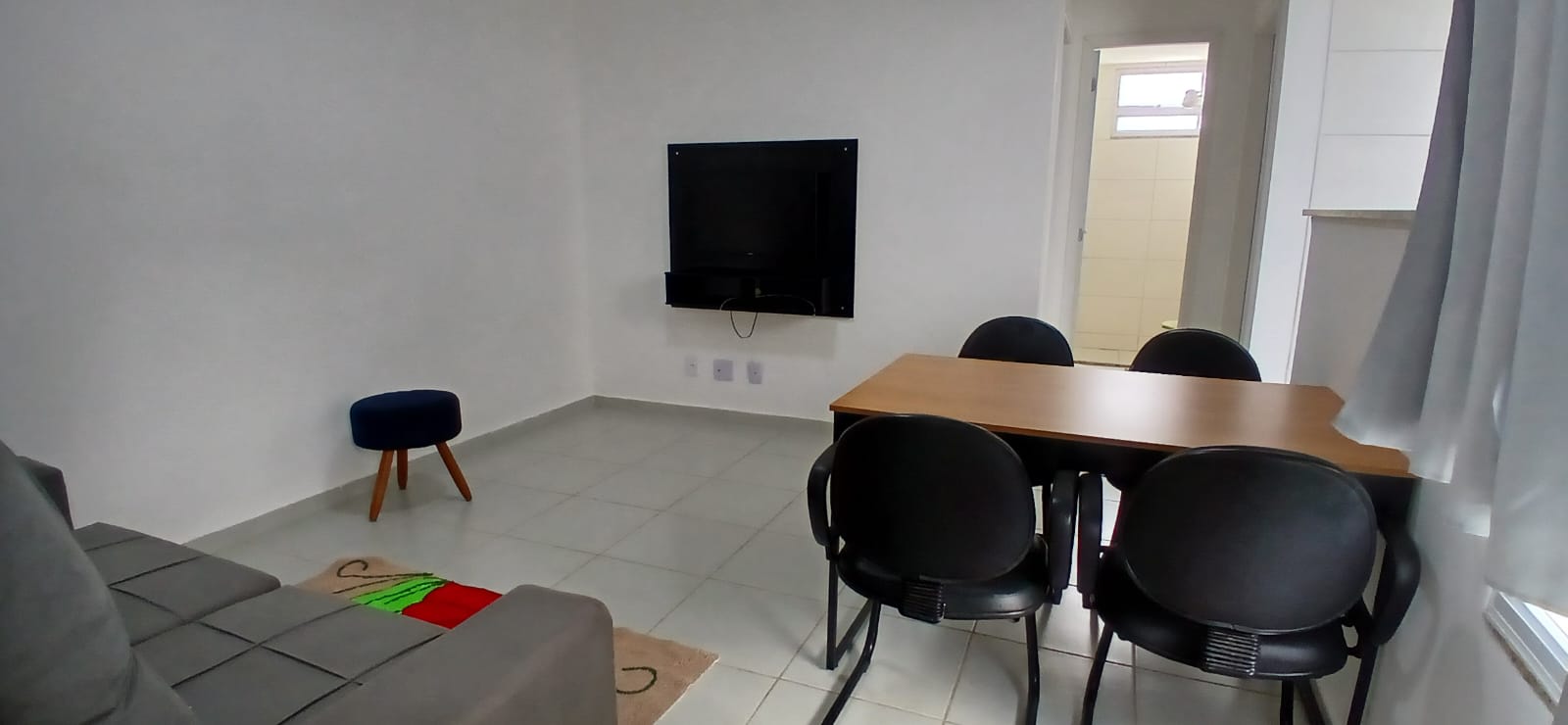 Aluga-se apartamento com mobilia completa no condomínio Parque das Flores!