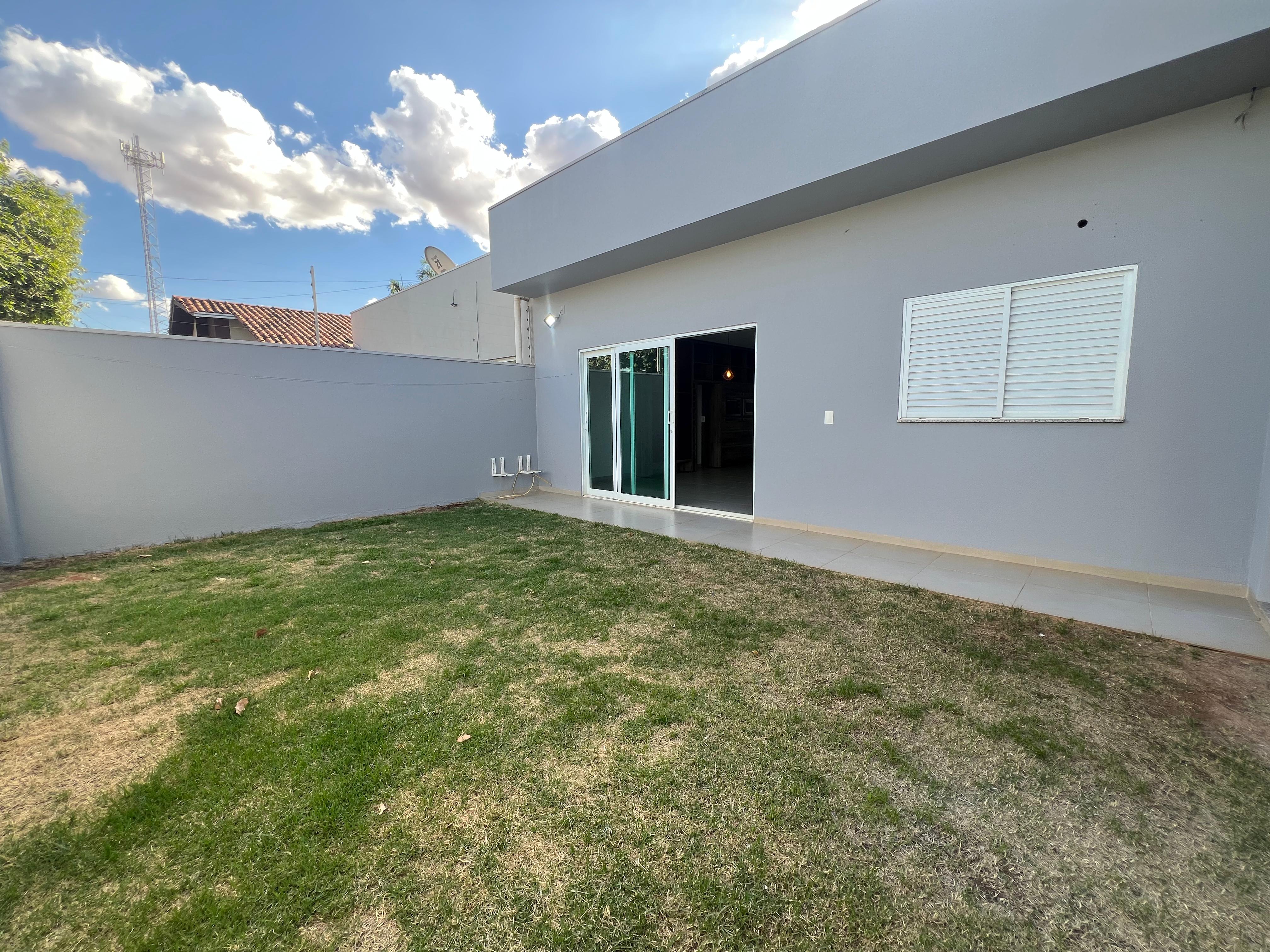 Aluga-se Casa no bairro Bandeirantes em Lucas do Rio Verde-MT!