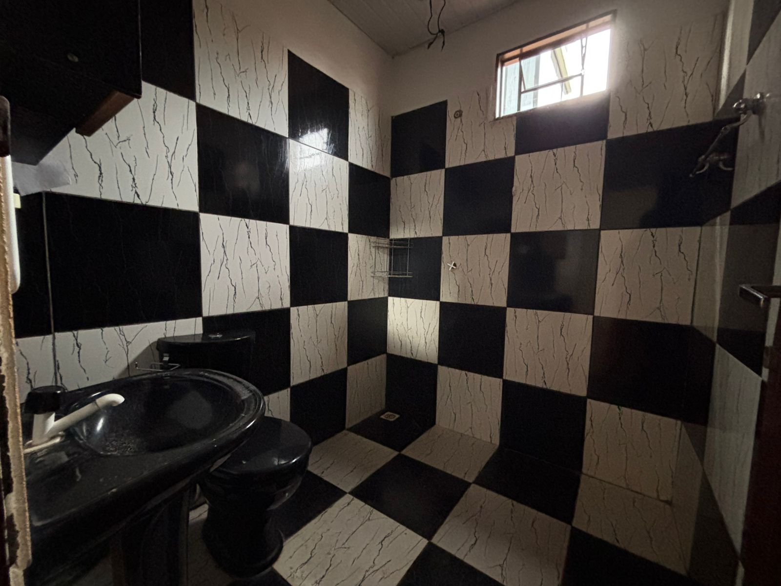 Aluga-se Casa no Bairro Jardim Amazônia em Lucas do Rio Verde - MT!