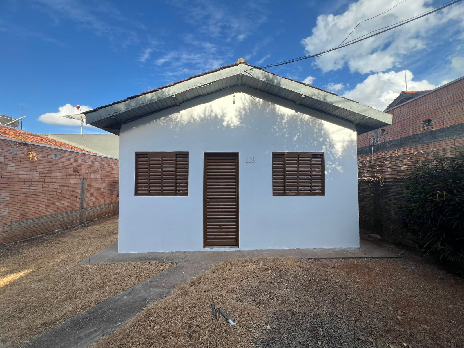 Aluga-se casa no bairro Jardim Primavera em Lucas do Rio Verde!