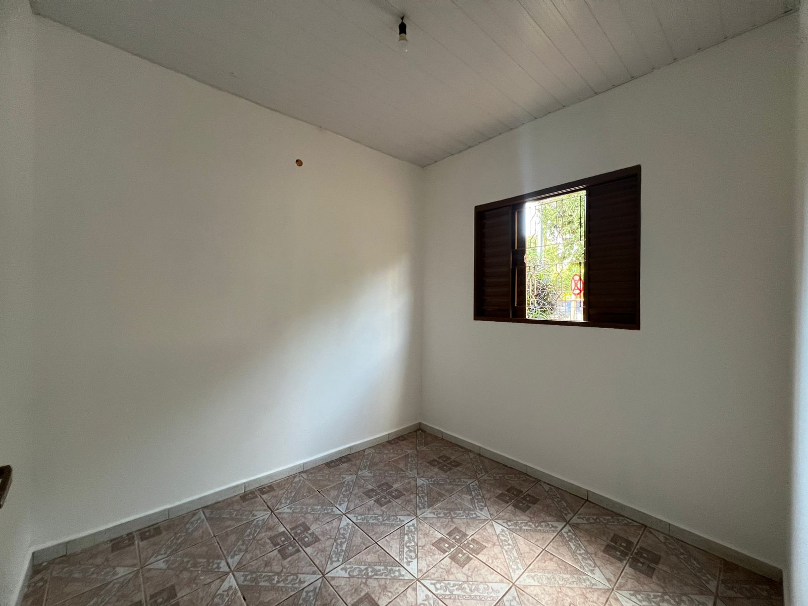 Aluga-se casa no bairro Jardim Primavera em Lucas do Rio Verde!