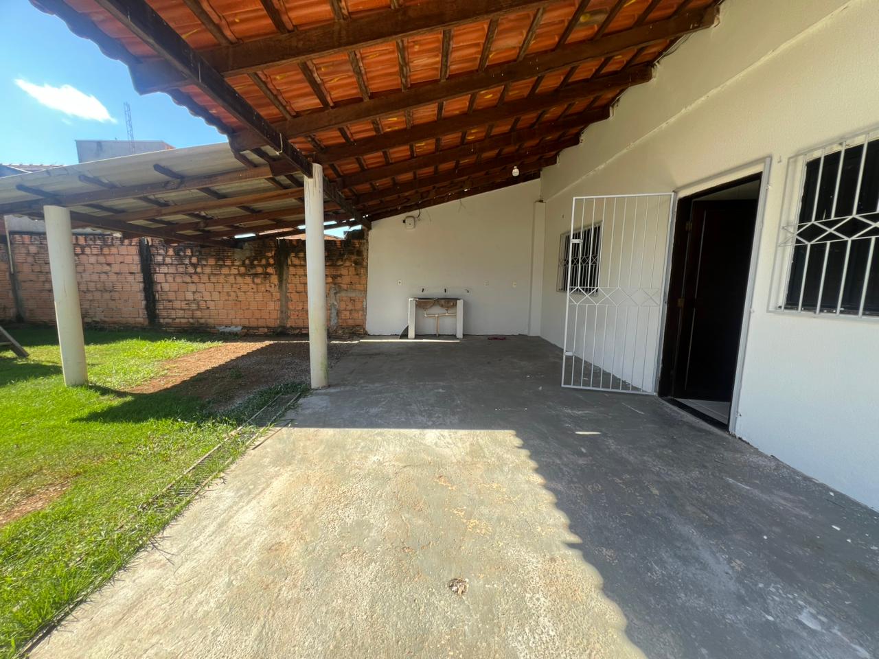 Aluga-se casa no bairro Jardim Primavera em Lucas do Rio Verde!
