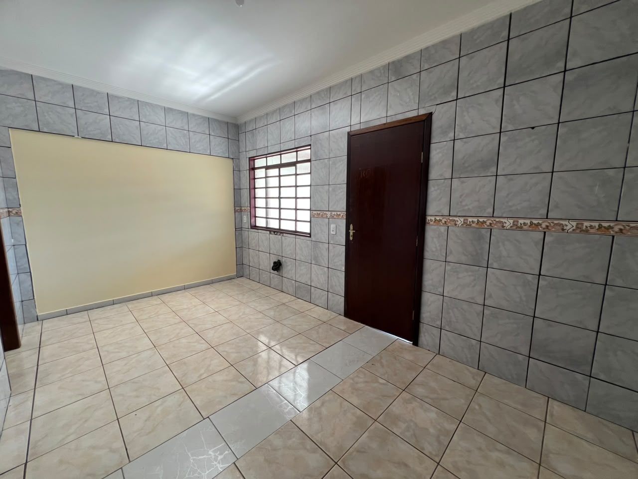 Aluga se casa no bairro Bandeirantes em Lucas do Rio Verde-MT!