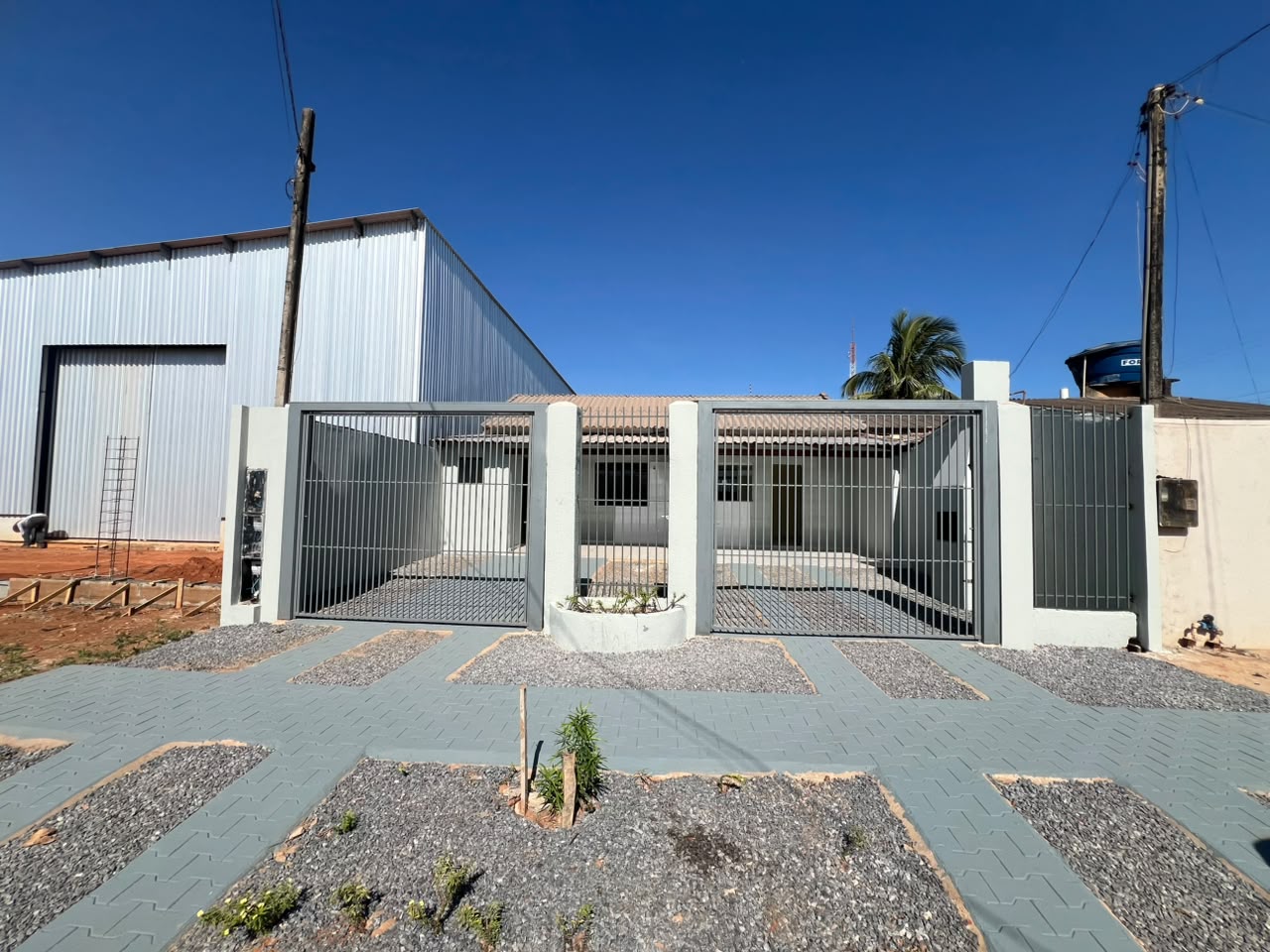 Aluga se casa no bairro Bandeirantes em Lucas do Rio Verde-MT!