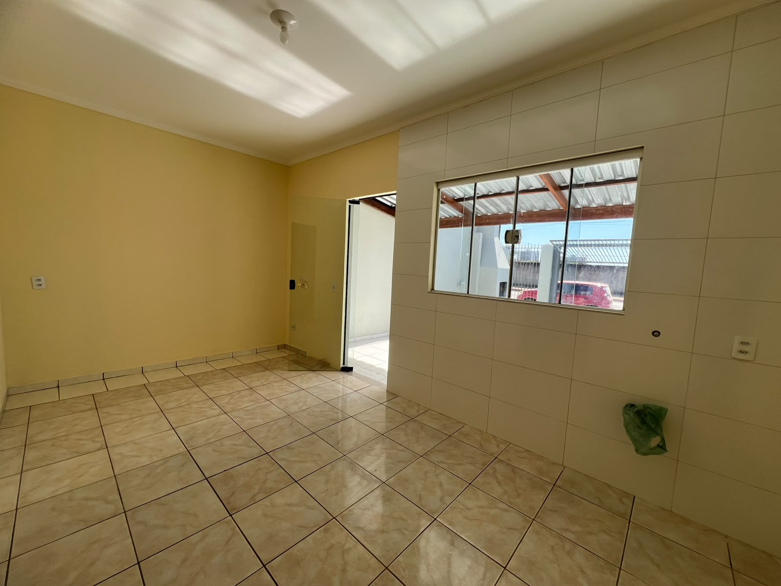 Aluga se casa no bairro Bandeirantes em Lucas do Rio Verde-MT!
