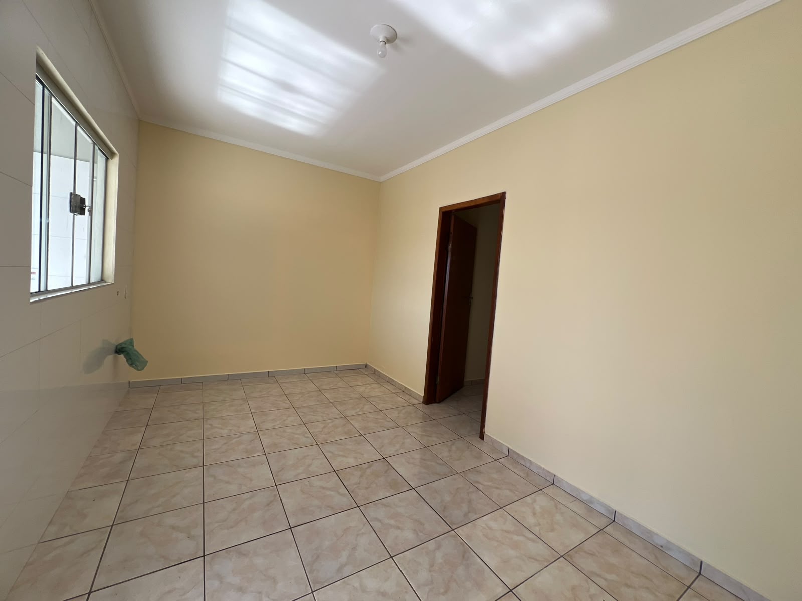 Aluga se casa no bairro Bandeirantes em Lucas do Rio Verde-MT!