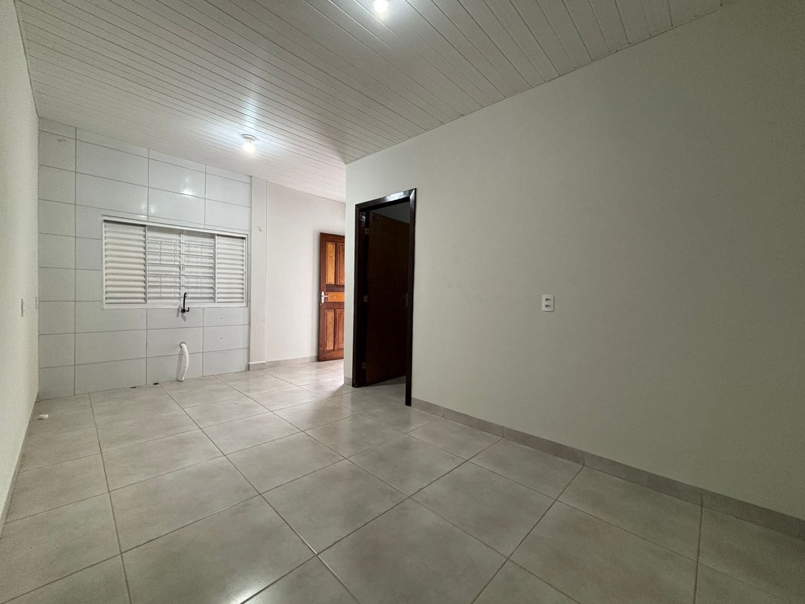 Aluga-se Kitnet no Bairro Veneza em Lucas do Rio Verde-MT!