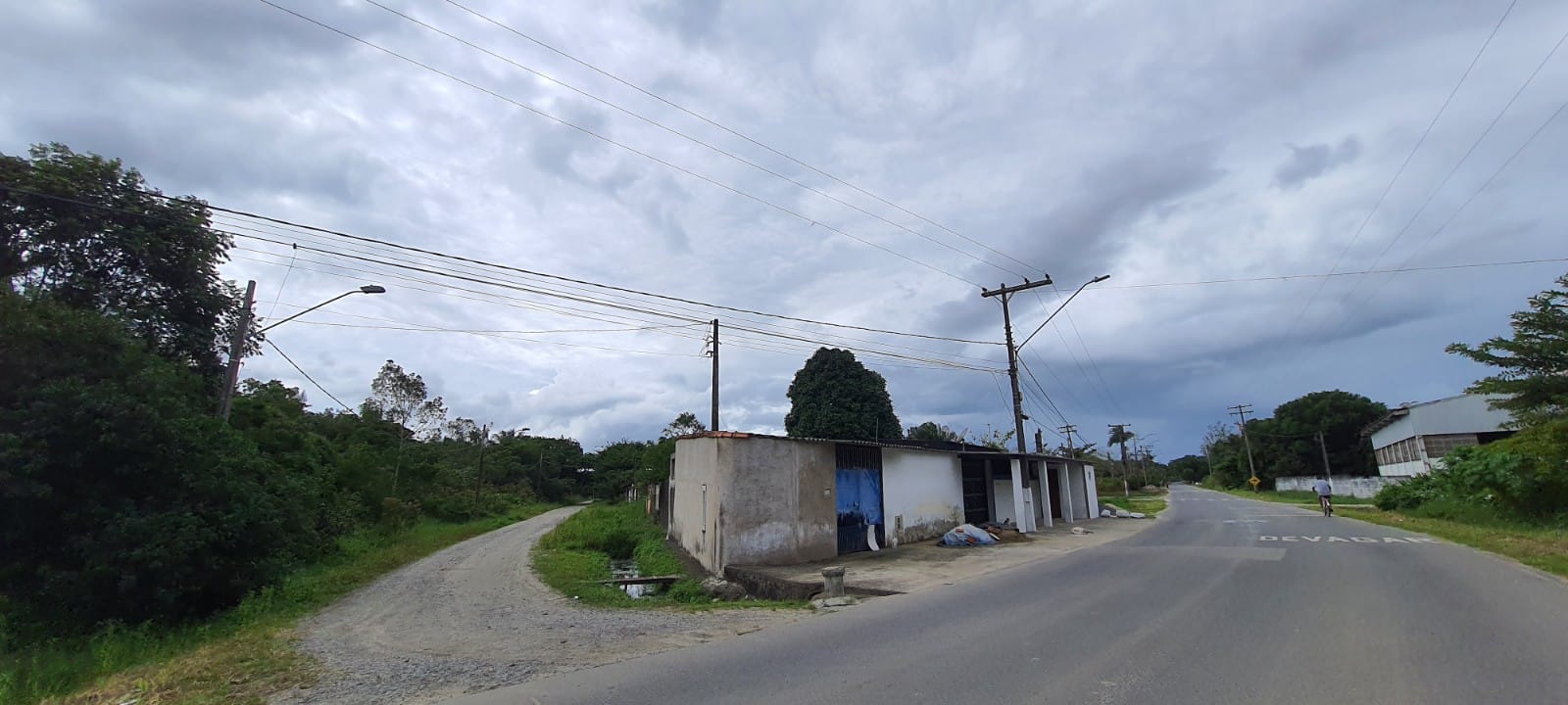 VENDE-SE ÁREA COMERCIAL EM PERUÍBE