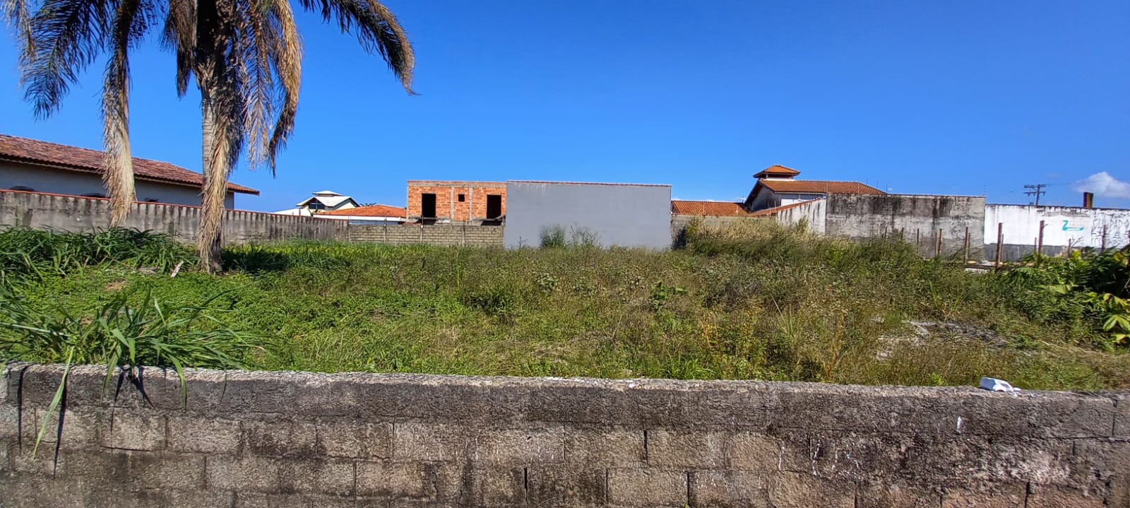 VENDE - SE TERRENO EM PERUÍBE PERTO DA PRAIA