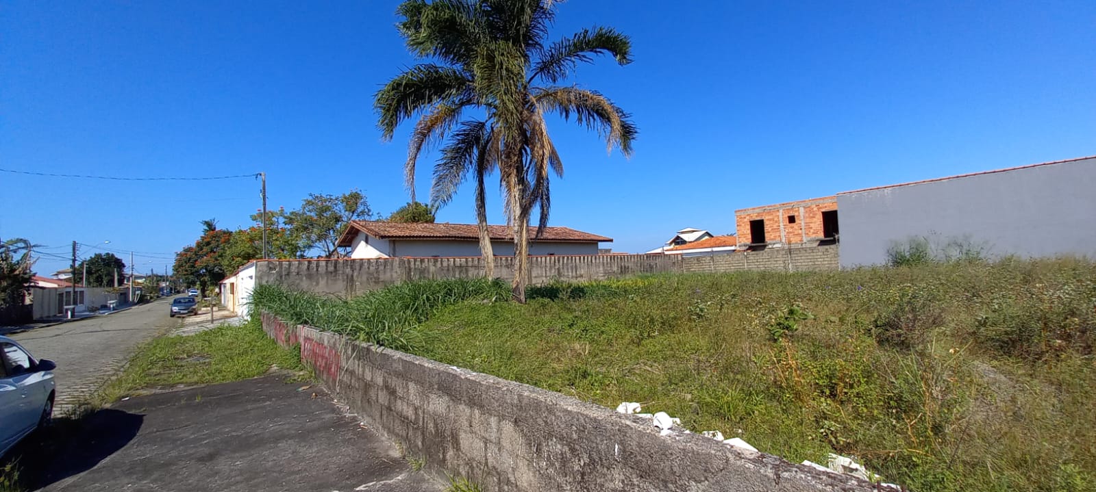 VENDE - SE TERRENO EM PERUÍBE PERTO DA PRAIA